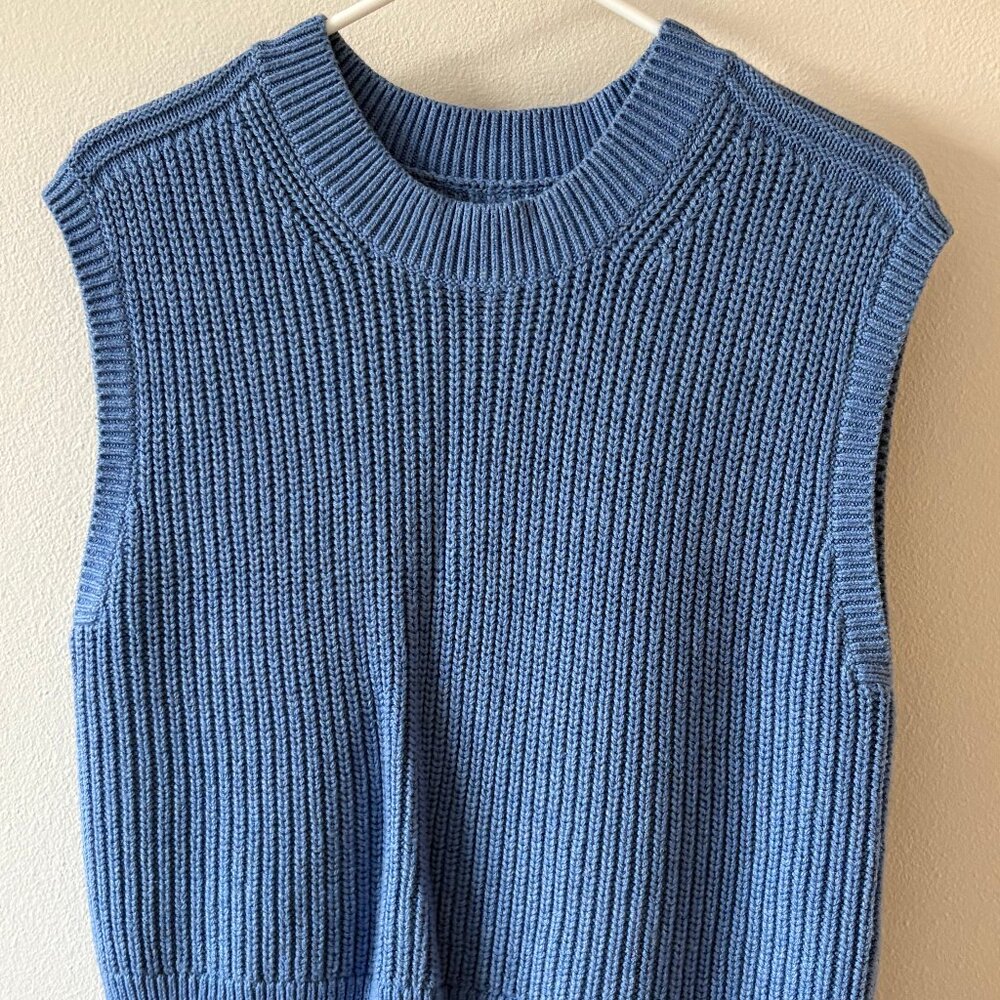 Abercrombie & Fitch Women's Sweater vest blue, size S.